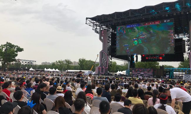 船遭遇重挫 船遭遇重挫